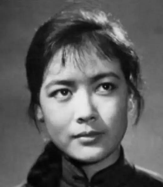 1997年，杨雅琴去世，然而，她的两任丈夫都拒绝出席葬礼，临终之际，她含泪说出：