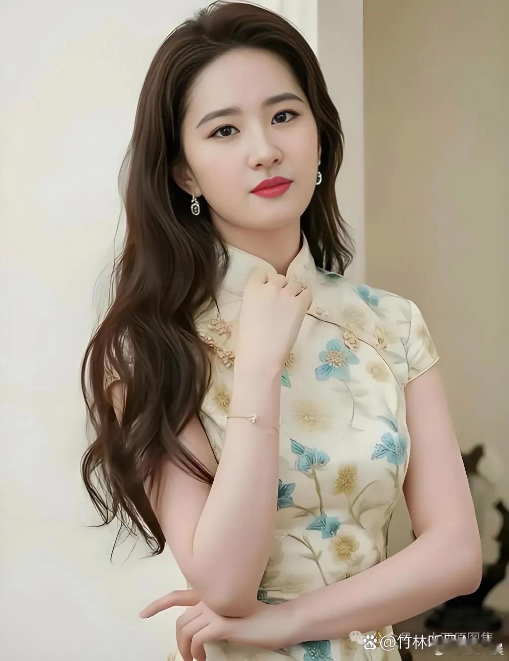 刘亦菲印花旗袍写真释出，温婉雅致尽显东方韵味