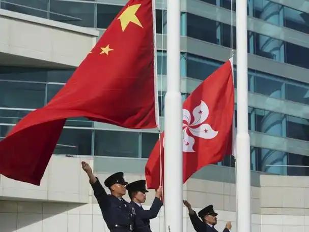 香港被英国抢占了99年，为何最后轻易将其归还？ 其实香港这块地不是英国一次就
