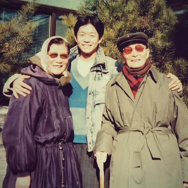 张爱萍上将夫妇晚年，一张罕见的合影，这张照片拍摄于上世纪90年代，地点在北京张爱