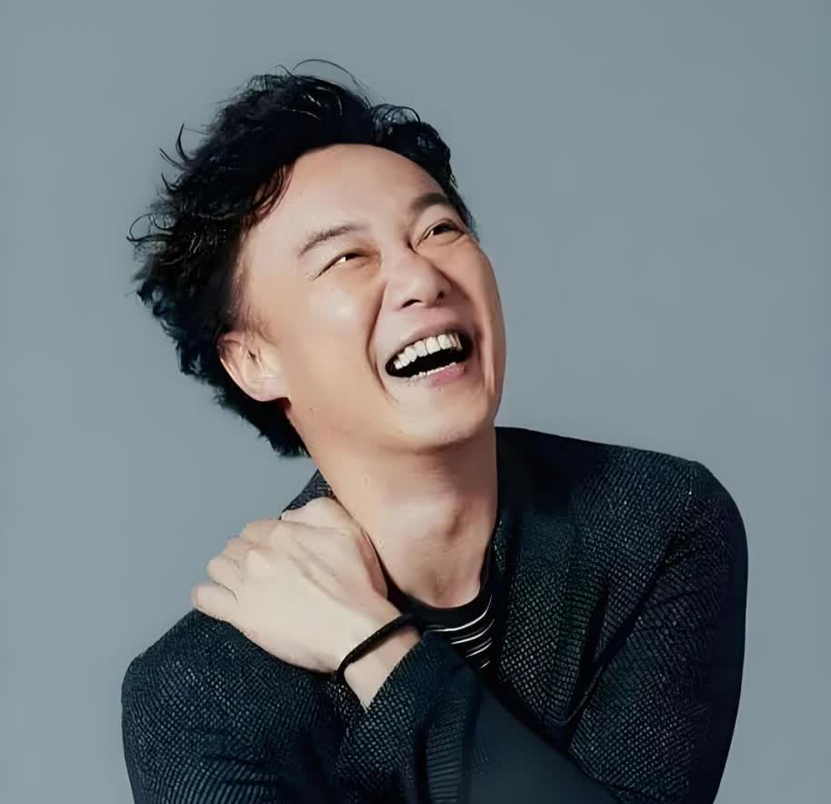 陈奕迅这么久都不现身辟谣！就害怕陈奕迅也和方大同一样秘不发丧因为每个明星