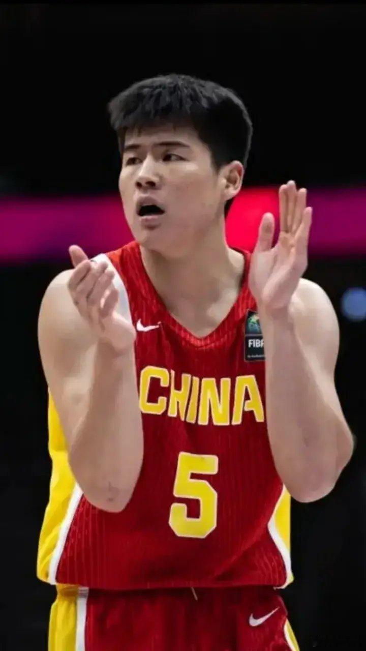 宏远今年调上一队的陈家政，是一名能成为优质射手的球员。陈家政被发掘源于耐高比赛（