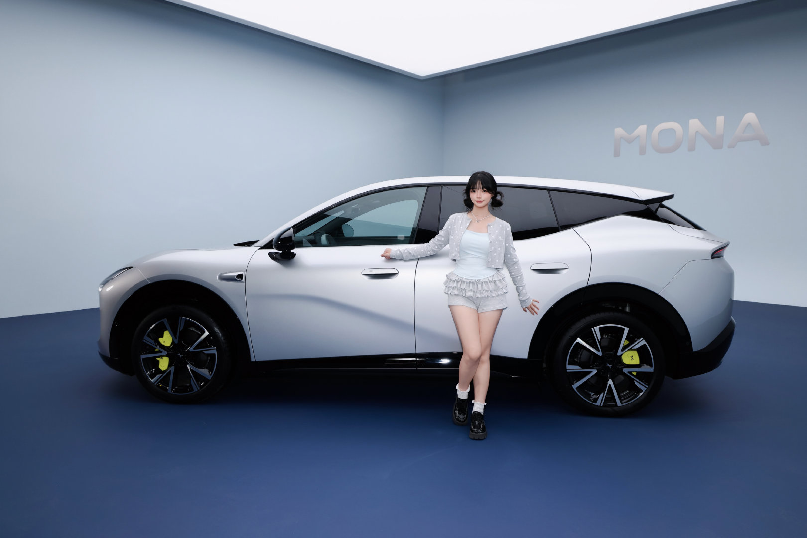 #MONAL05年轻人的首款大五座SUV#小鹏MONA L05它来喽!作为年轻人的首款大五座SUV，
