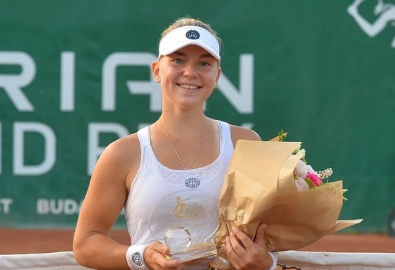 俄罗斯网球女将转国籍今年21岁的季莫费耶娃宣布，今后将代表乌兹别克斯坦参加国际