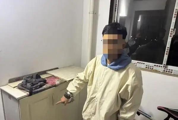 河南新乡，2个孩子的爸爸，无意间看到年轻漂亮的独居女邻居将家里的钥匙藏在家门口鞋