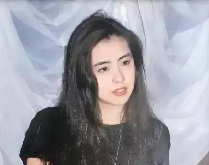 78块月薪，拒收200万小费1990年，北京出租车司机一月挣78块。那天他