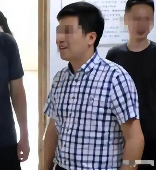 湘雅医院想不出名都难，又曝出一则丑闻，可真是丑到底了！一名教授耐不住寂寞，便找佳