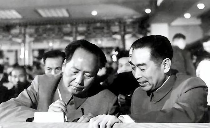 1958年，毛主席下令炮击金门，不小心炸死两个美国顾问，指挥员慌忙上报打死了美国