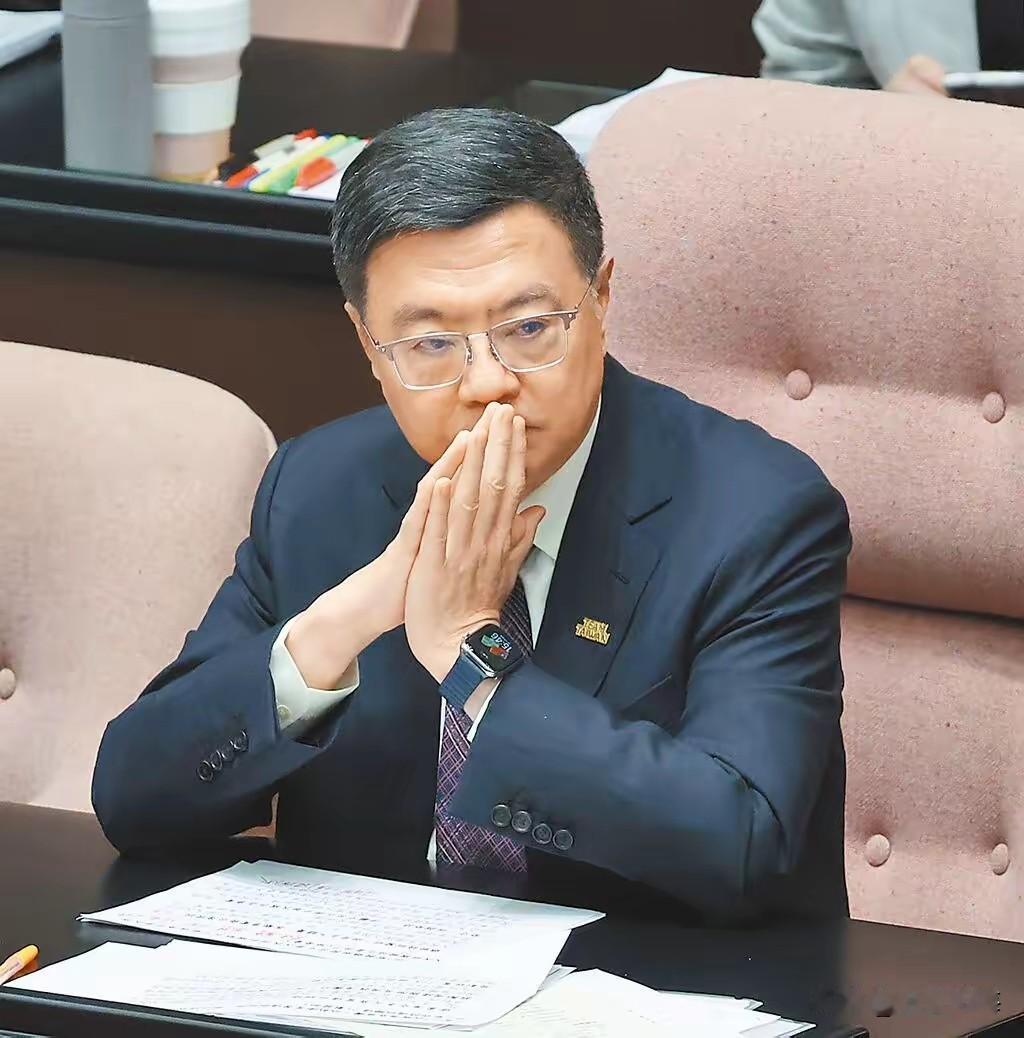 韩国瑜向卓荣泰撂下重话后，1.6万人投票结果一边倒，绿营要“翻车”了？近段