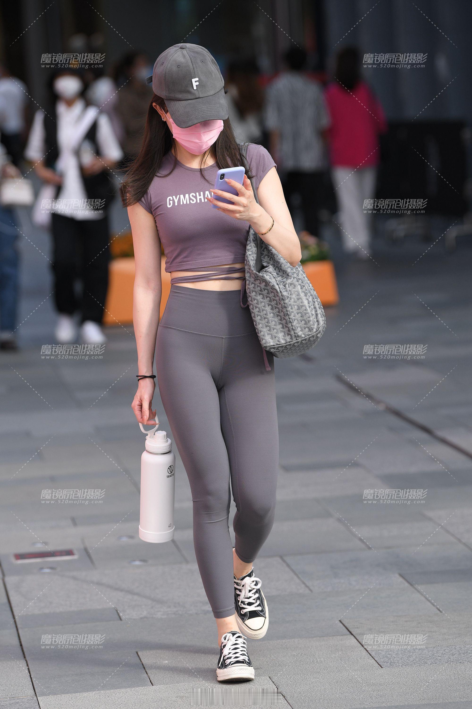 小姐姐一看就是去健身！潮流穿搭