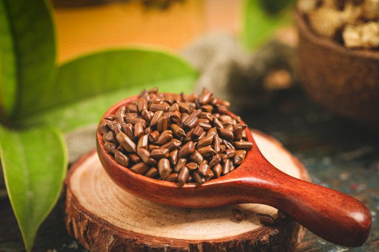 高血压不能喝茶？再三提醒：不想血压“爆表”，3种水尽量别喝高血压患者能不能喝