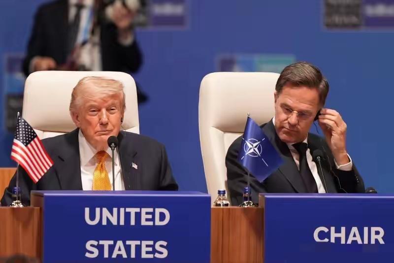 ​北约秘书长吕特对美国还是存在着一些忌讳，他不敢正面面对美国的不恰当做法。这时候