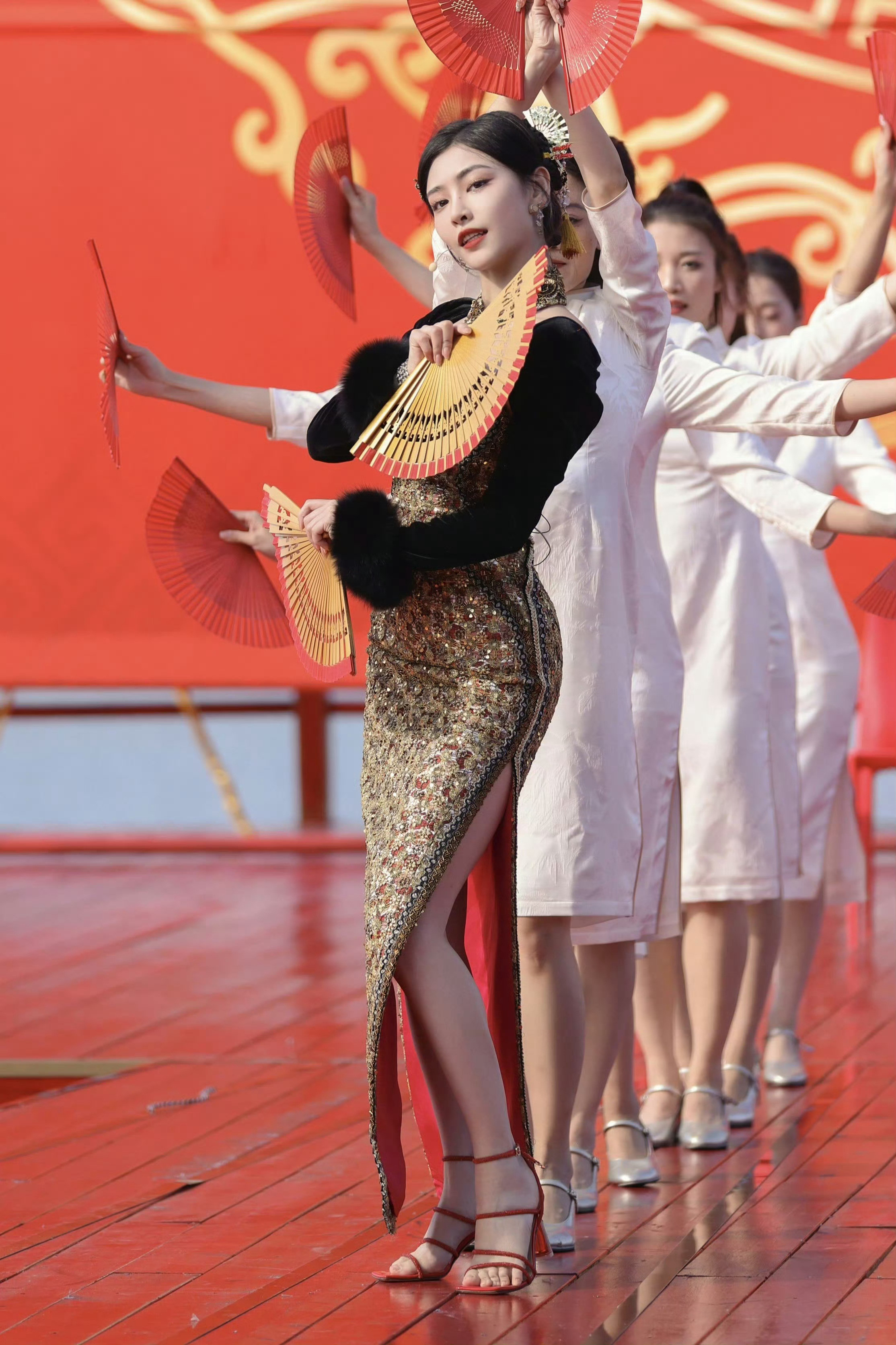 许佳琪旗袍美图这姐的臀真的是一绝