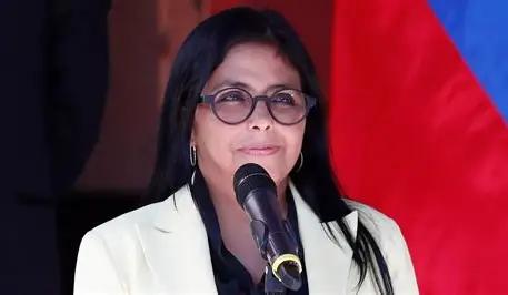 委内瑞拉代总统深陷全球舆论质疑！在联合国大会的会场之上，当俄外长拉夫罗夫当众甩出