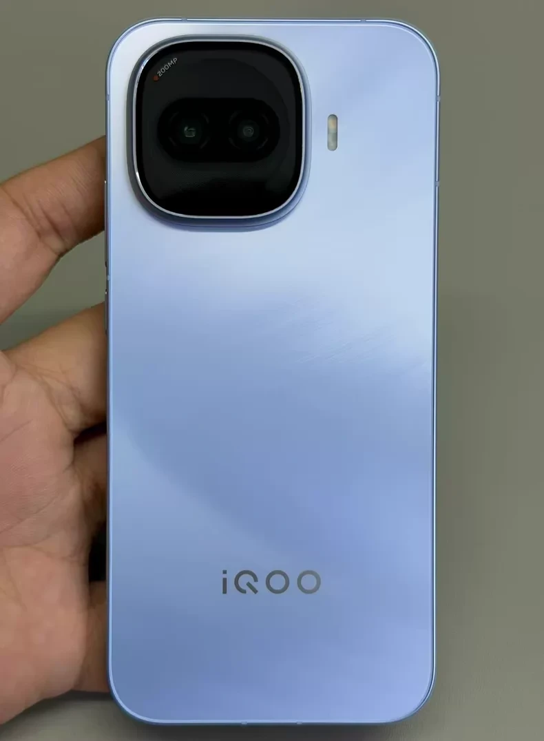 6.59黄金尺寸+359万+7600mAh，iQOO新机很能