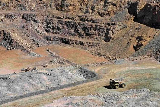 哈萨克斯坦发现稀土，想供美日，路线一查吓一跳：不走中国，几乎哪也去不了哈萨克