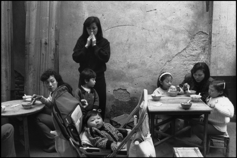 1989年，福建厦门鼓浪屿的小吃摊。