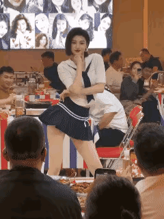 现在的餐饮界是真卷，现在的年轻女孩也是真拼，向餐饮界和奋斗的年轻女孩们致敬！