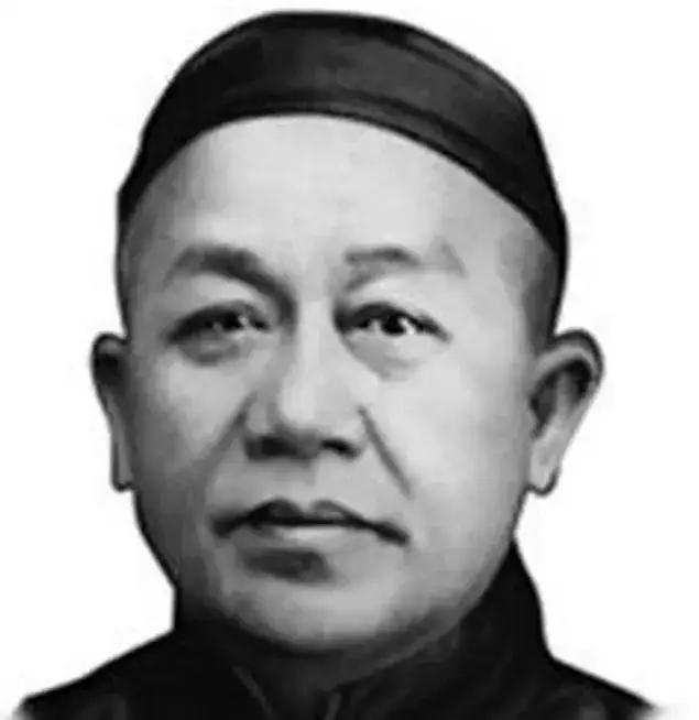 清朝时期，一个叫李锦裳的商贩，因为做菜忘了灭火，最终制作出一锅黑糊糊的汤汁，可没