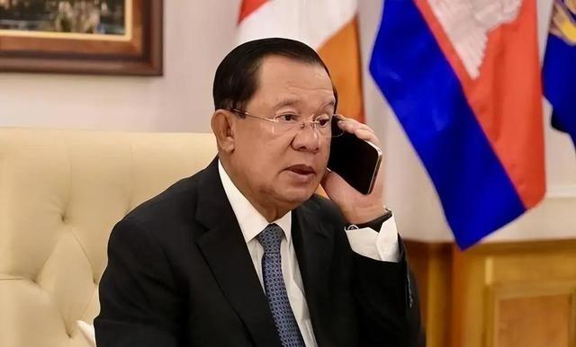 洪森也许真的五味杂陈了。本以为打下这铁打的江山，安安稳稳传给海归儿子洪马奈，谁能