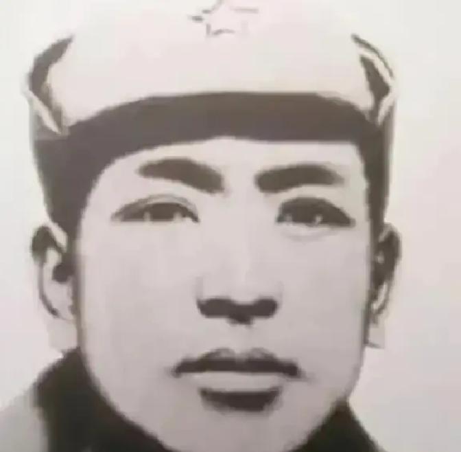 一位红军军长在1930年上任途中被敌人抓住。谁知？还没有动刑，他开口就说：“我是