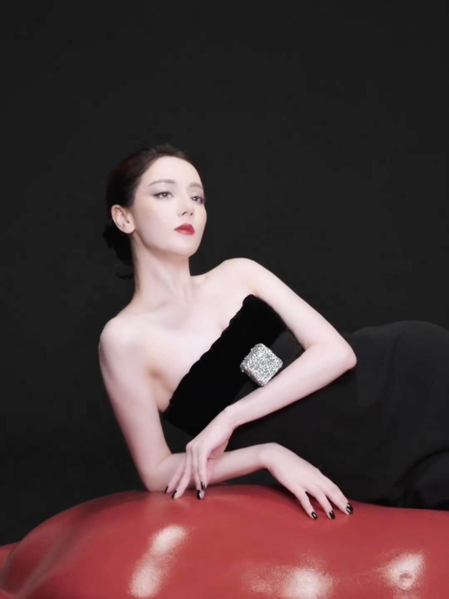 👤迪丽热巴花絮live（2）如此简单就如此有质感的美丽，不会打扮她的真是没