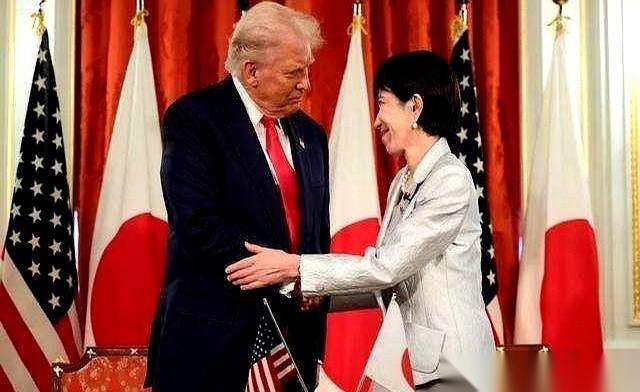见过挖墙脚的，没见过专门盯着中国七老八十的退休大爷疯狂砸钱的。欧美日现在就是这