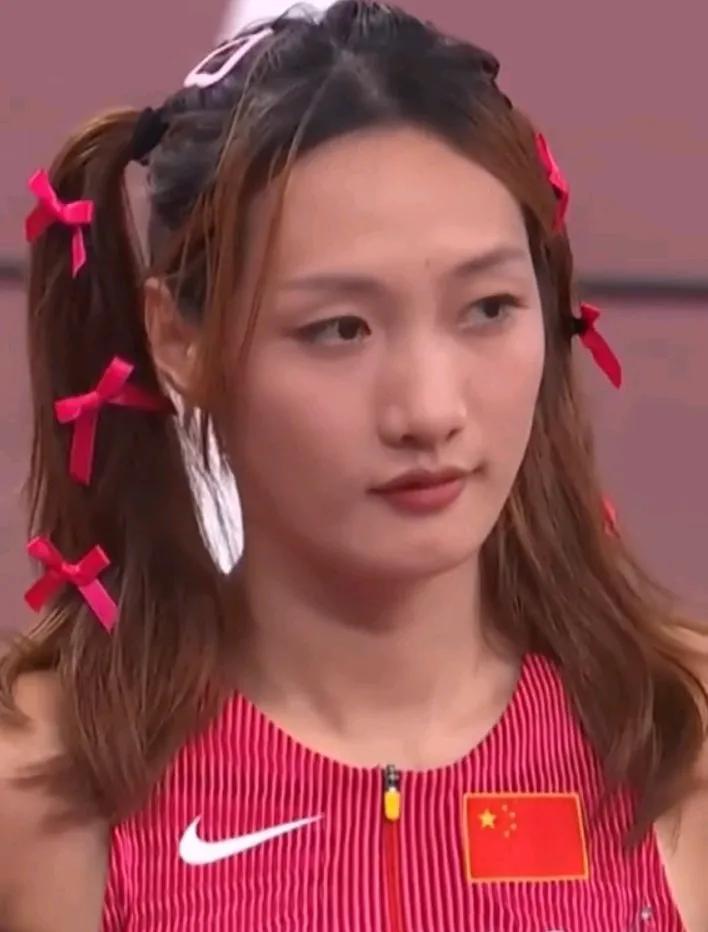 东京世锦赛女子200米预赛，中国选手陈妤颉和李玉婷均以小组倒数第一，倒数第二的成