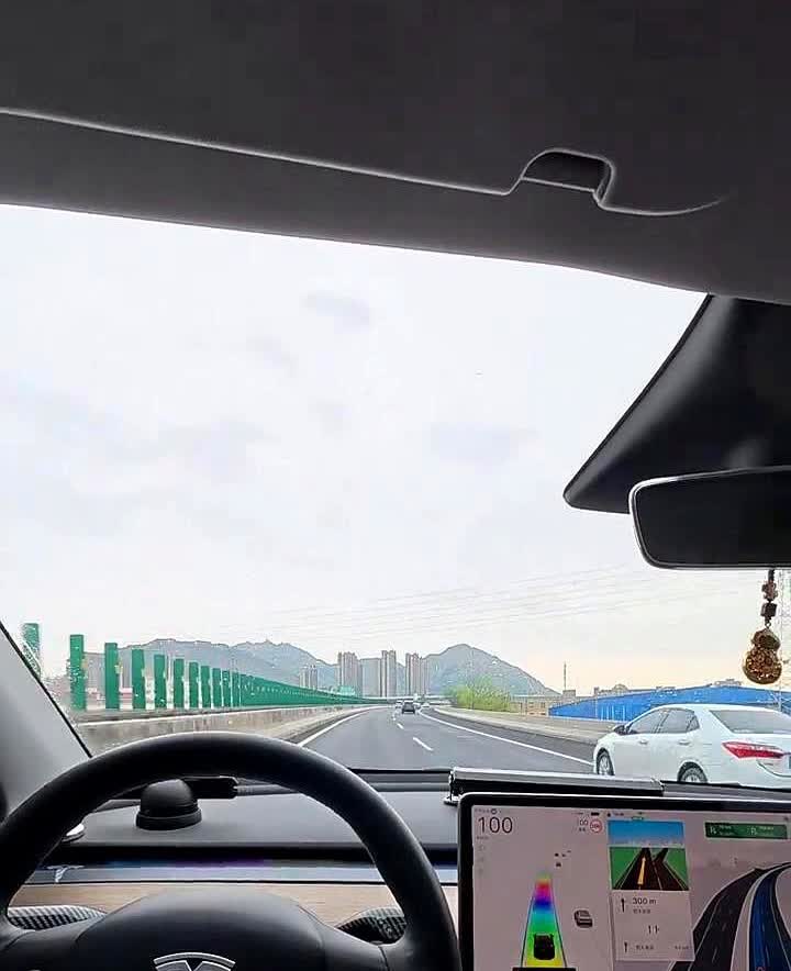劝你们千万不要买特斯拉，如果有了一辆特斯拉，你会一言不合就要出去玩。今天