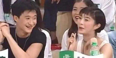 1998年，24岁的吴京爱上了27岁的樊亦敏，一心想娶她，樊亦敏说：“如果你3年
