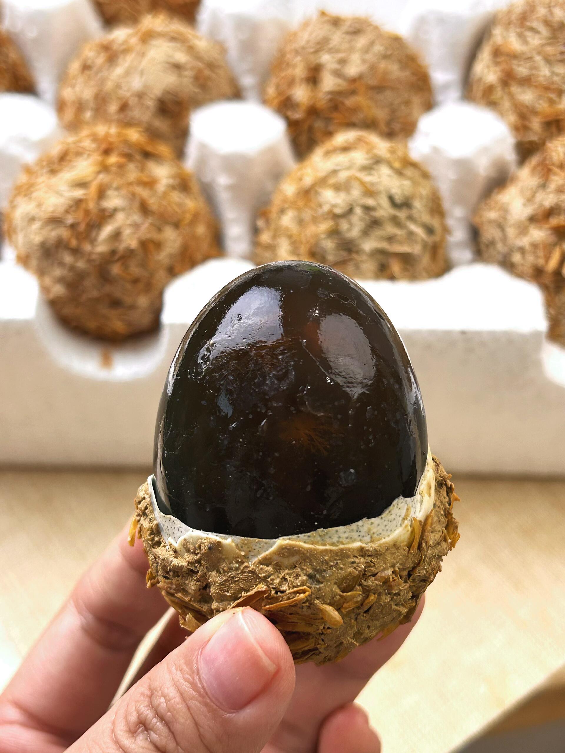 小时候我们叫皮蛋，现在怎么叫松花蛋呢