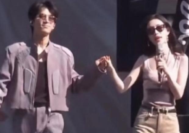 2025年12月30日，孟子义与王星越的湖南卫视跨年晚会彩排路透曝光，引发网友热