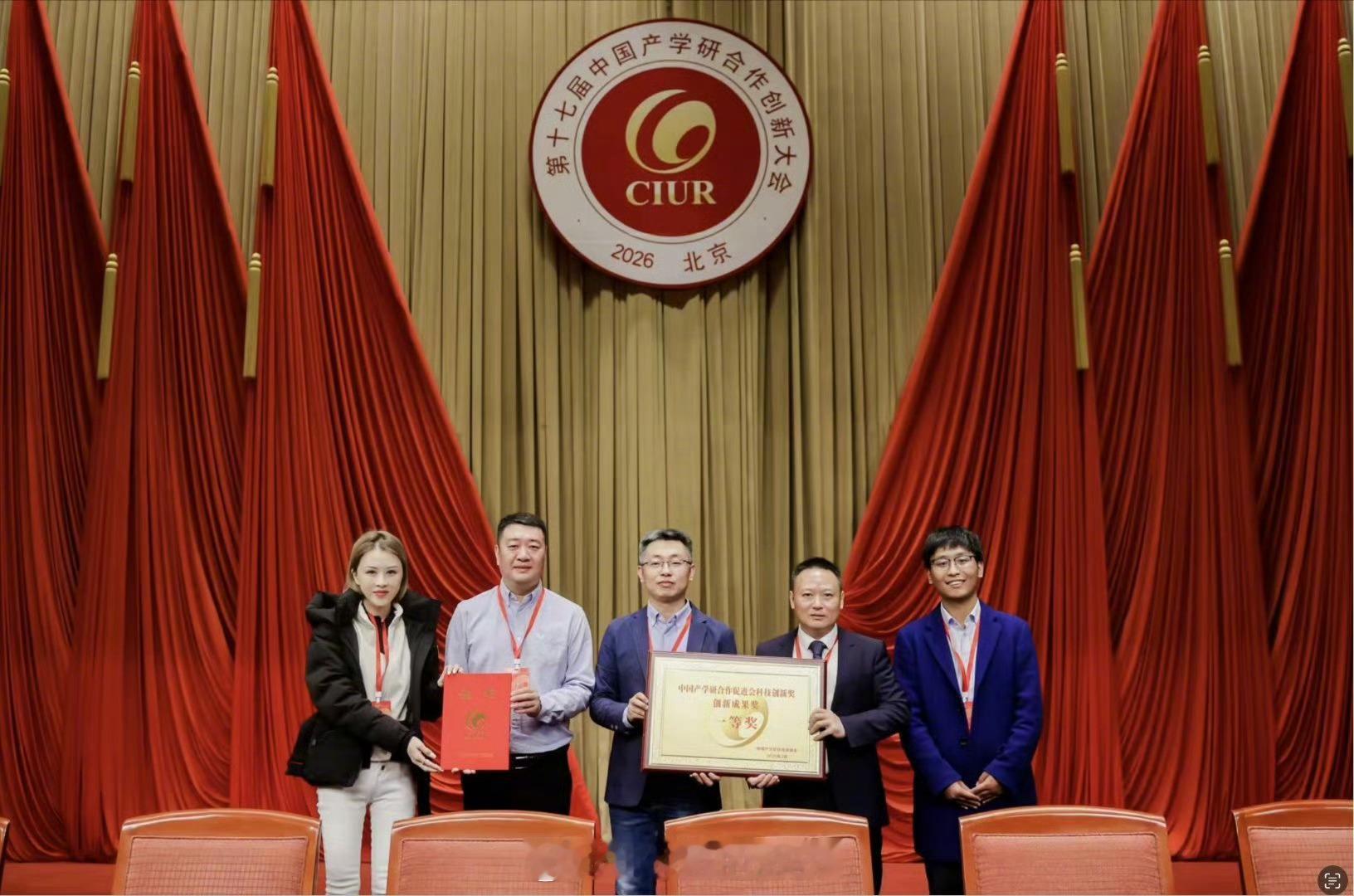 小米超强钢获得国家级科技一等奖钢材质的屈服强度，直接代表了这台车面对大能量冲击够