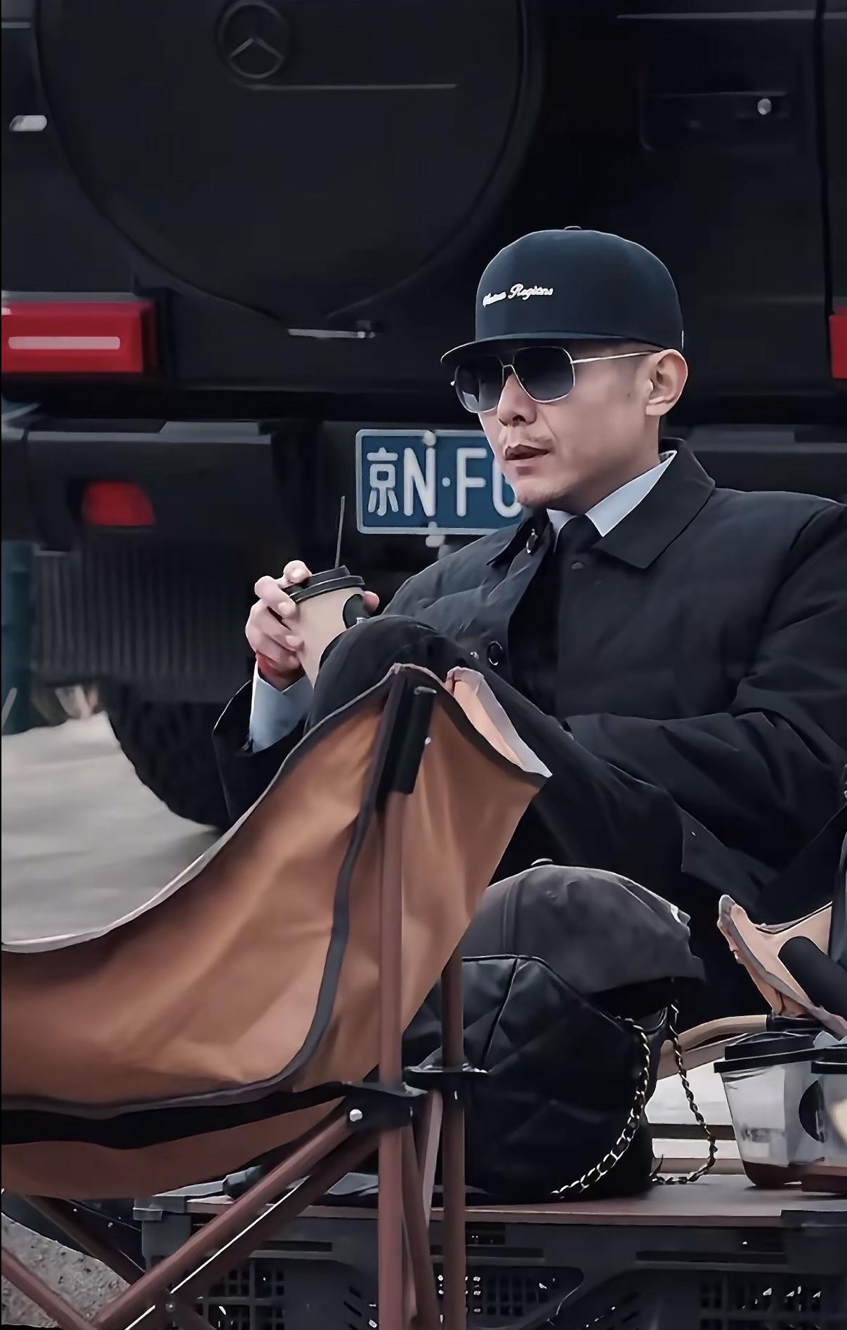 大冰与“破产”大哥：从千万到负债300万背景：一位40岁的男士连麦，曾是年入