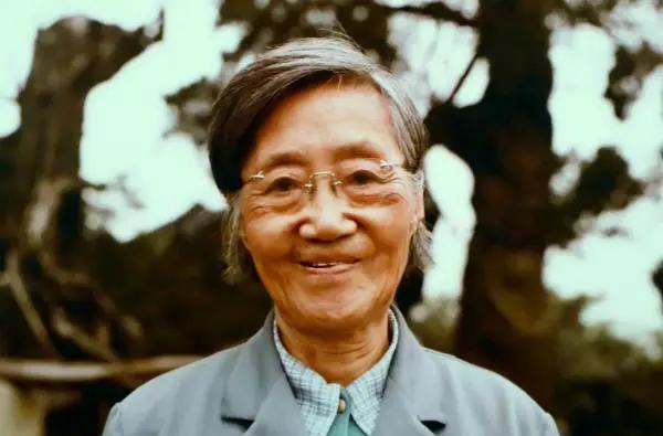 1960年，北大才女王承书扔下丈夫儿子不辞而别，丈夫张文裕翻遍北京城找不到人。1
