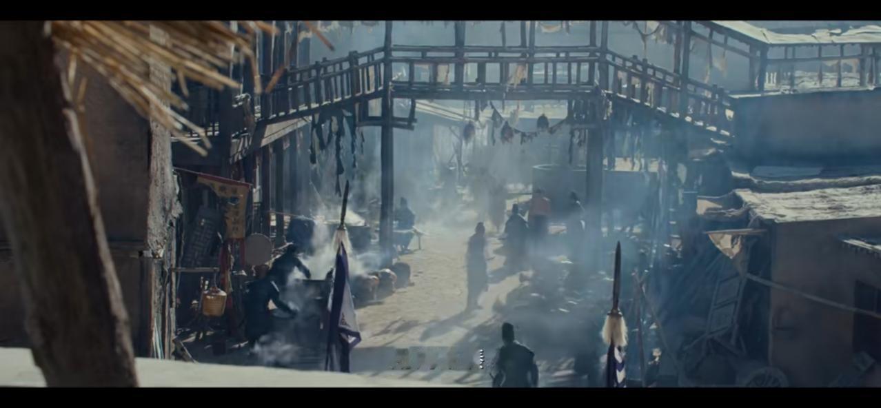 “宁做太平犬，不做乱世人”，这句话在《太平年》第一集中得到了鲜活体现。我们知道五