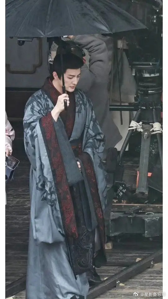 将门造型风格不太统一啊，落地不如搞影楼风反正古偶造型好看就行了