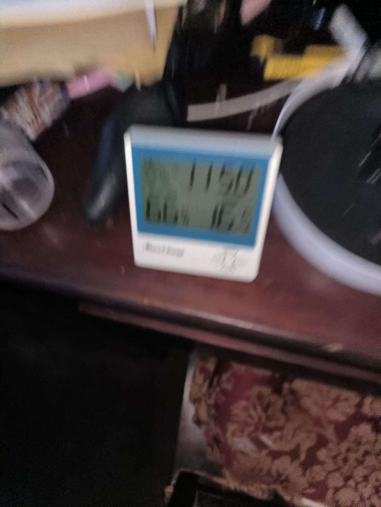 山东淄博泰和热力的供家庭温度正在以每天1~1.5度的速度下降。从前天的十九度直