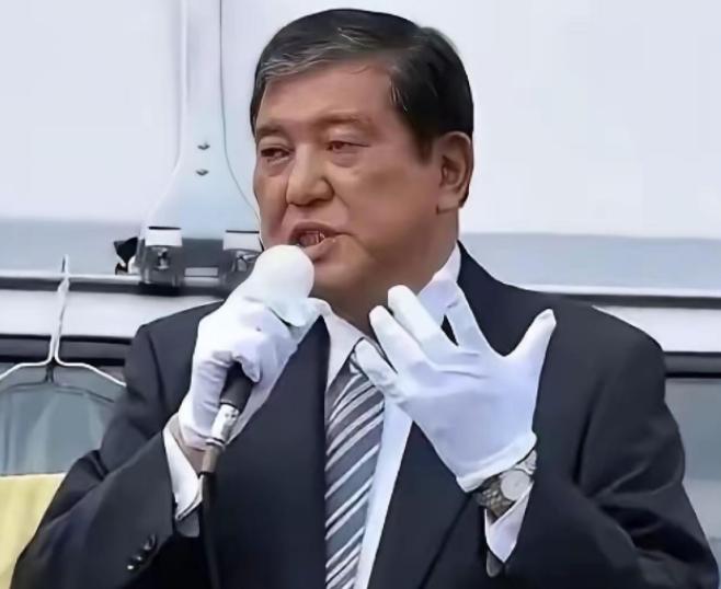 日本前防务大臣石破茂突然公开发出了警示，点名中日绝不能开战，并直指日本在资源与动