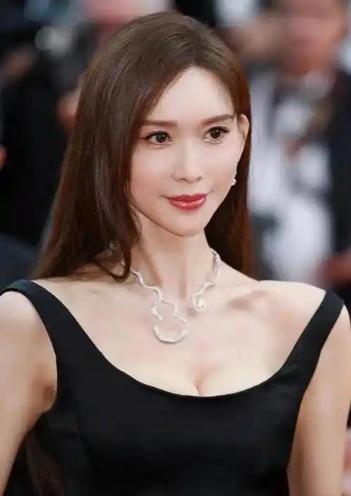 真没想到啊！在内地赚得盆满钵满的"国民女神"林志玲，居然投靠了"文化台独"大本营