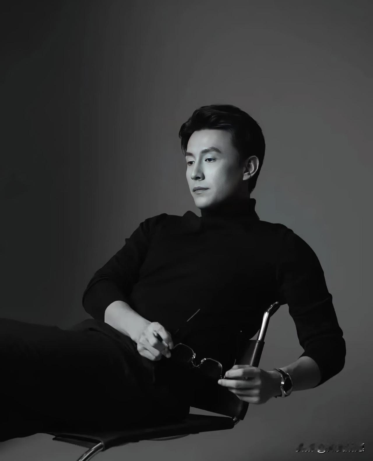 娱乐圈的“好男人”人设时常崩塌，但刘萧旭这股“清流”，似乎不是演出来的。