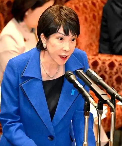 高市早苗在欧洲拼了老命想拉人围堵中国，结果转头一看：美国在跟中国谈生意、韩国在跟
