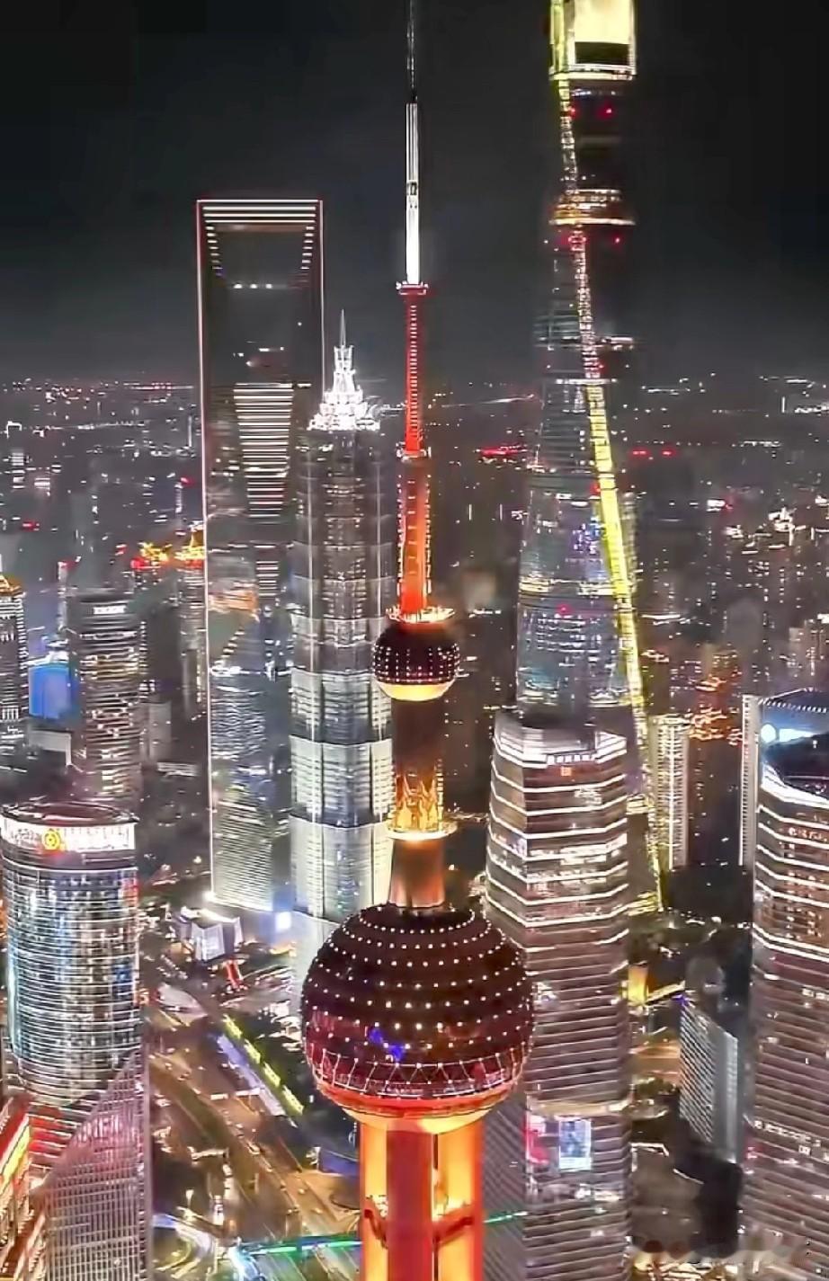 上海的经济实力非常强悍，近几年可以稳居国内第9名上海市前三季度GDP40721