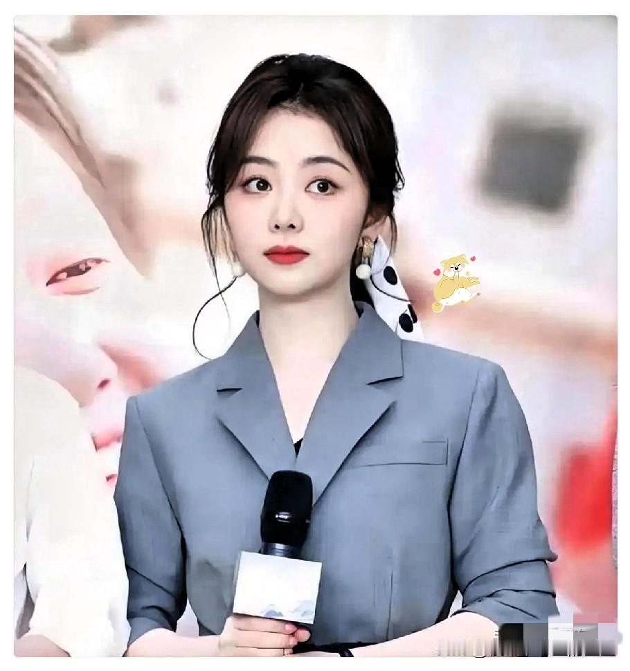 我姐妹在传媒公司上班，见过不少明星，唯独提到谭松韵，她直接跟我说：千万别被她镜头