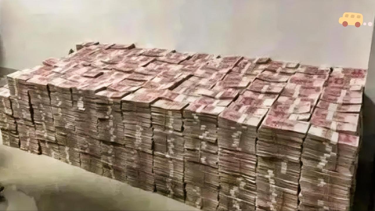 如果你手机有10万块钱12月份了，很多人都在忙着准备过年，金价又开始蠢蠢欲动。