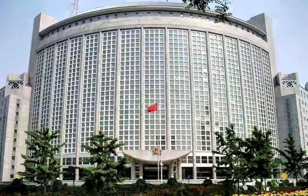 快讯：稀土断供打痛筋骨，日本组团联合国“碰瓷”反被揭伤疤日本军工遭稀土断供，