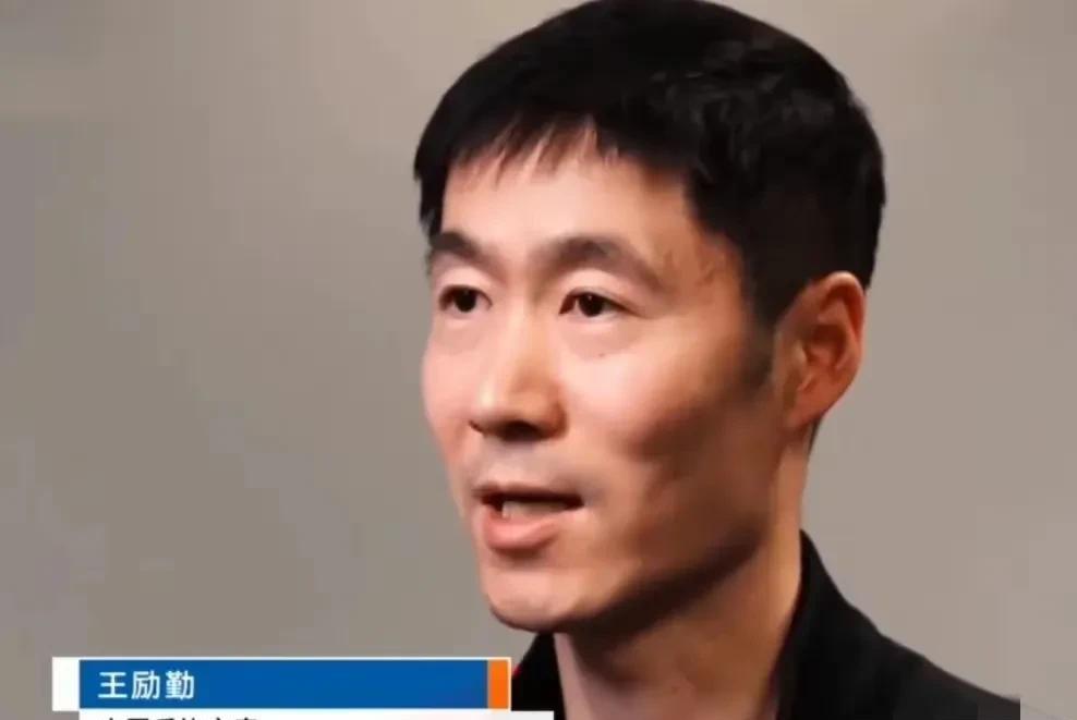 前两天看过一个报道，说王励勤会让老队员离开，第一批三个队员名单，第一个会是林高远