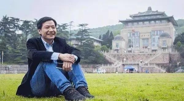 武大的巅峰期，应该就是雷军在校那几年，我们来看看雷军21岁写得论文，今天来看，依