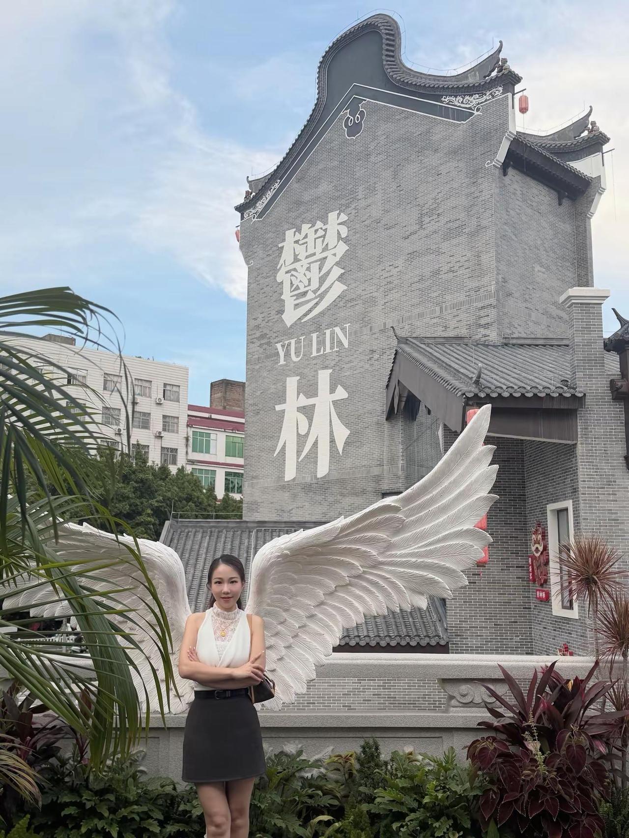 打扮的理由不是为了见人，而是因为姐今天心情好！