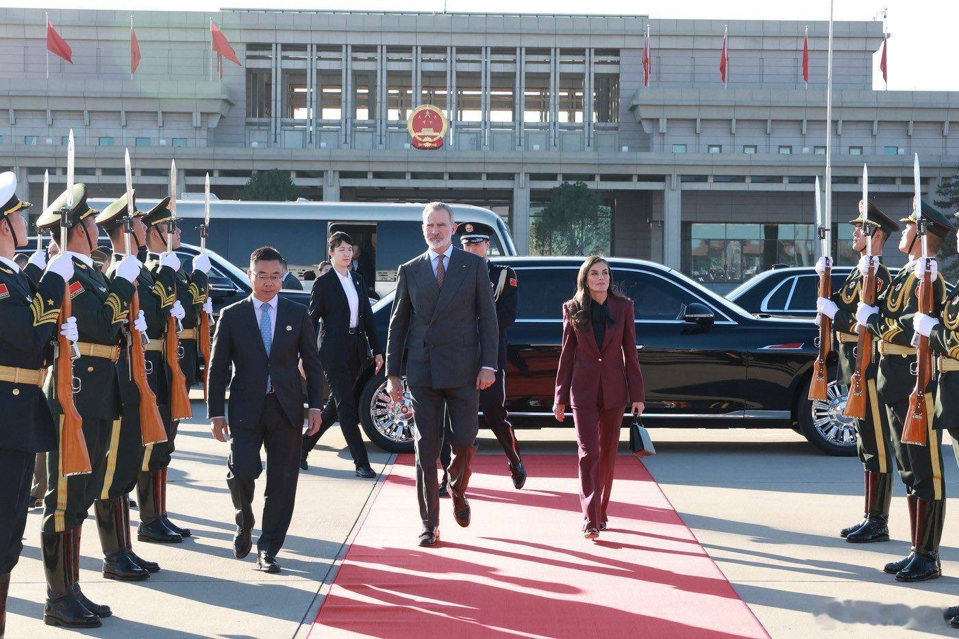 西班牙国王和王后👑：再见啦，美丽的中国，热情友好的中国人民，下次再会！！！